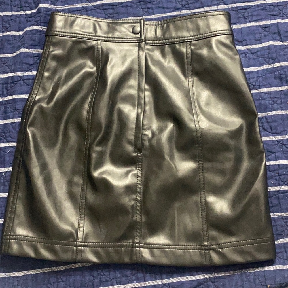 H&M sz. 4 leather skirt